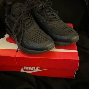 Nike Men's Triple Black Sneakers